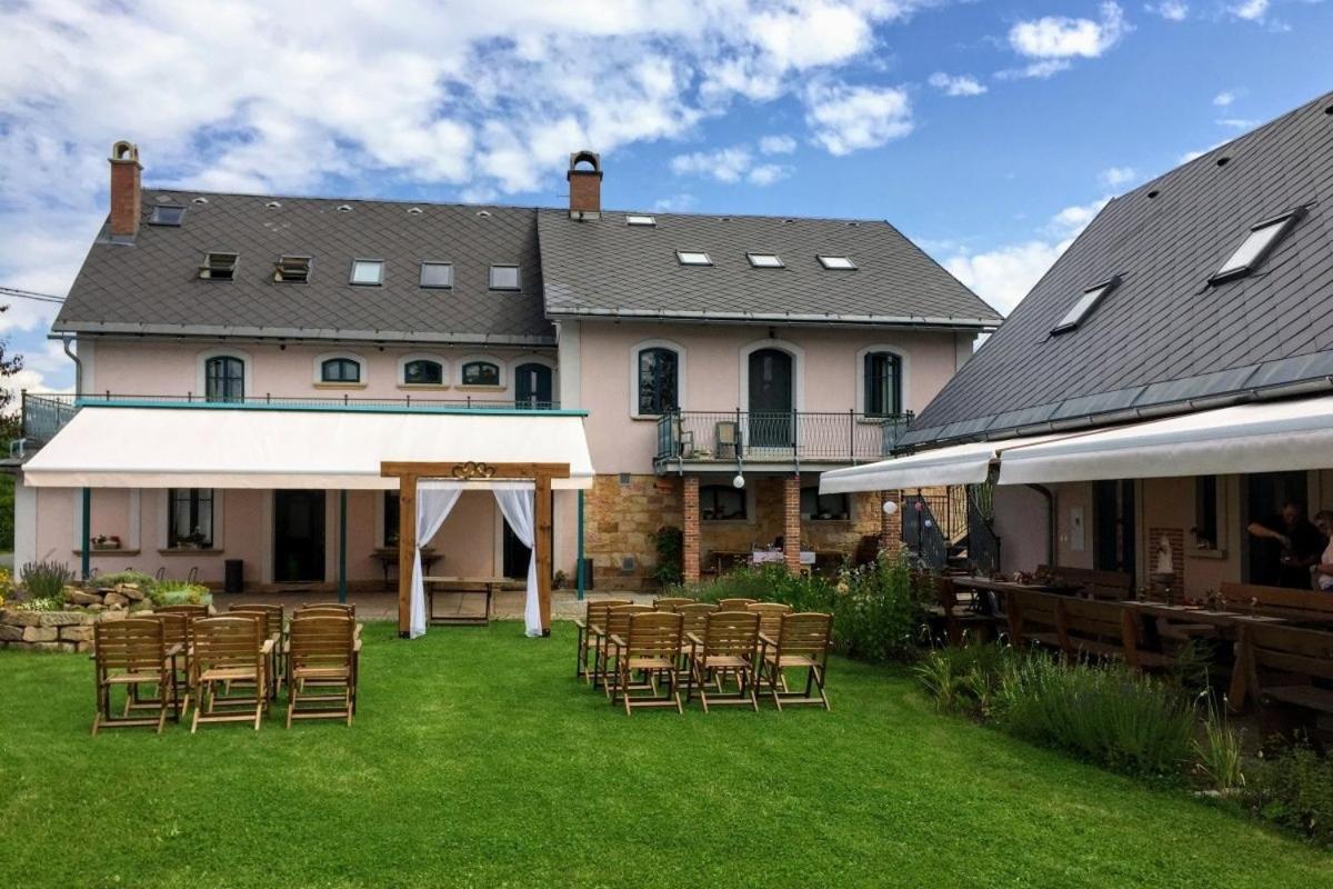 Na Kopecku Ad 1795 - Penzion S Restauraci A Wellness V Podkrkonosi Dvůr Králové nad Labem エクステリア 写真